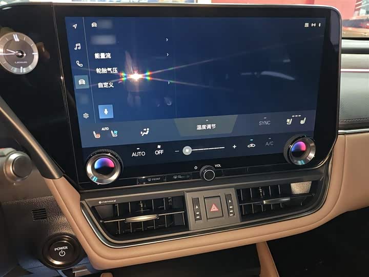 Фото 6 - Lexus ES