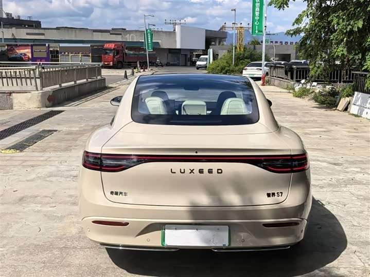 Фото 7 - Luxeed S7