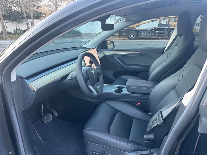 Фото 4 - Tesla Model Y