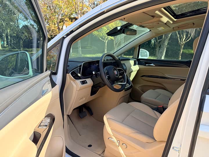 Фото 7 - Buick GL8 Hybrid