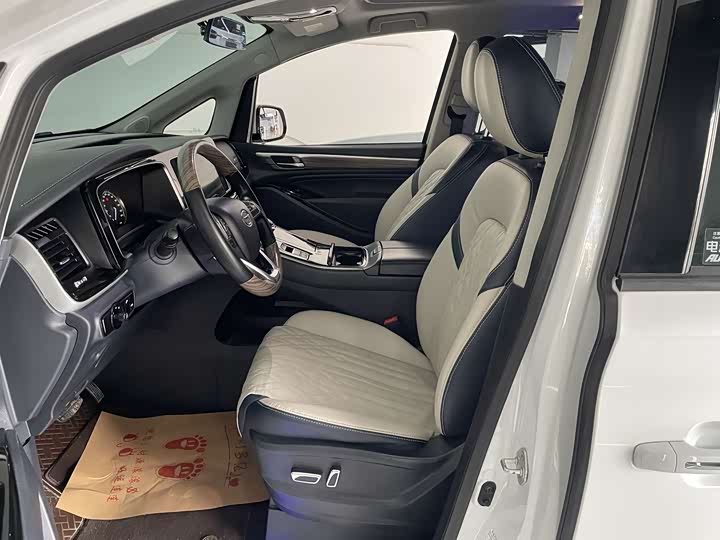 Фото 7 - GAC Trumpchi M8