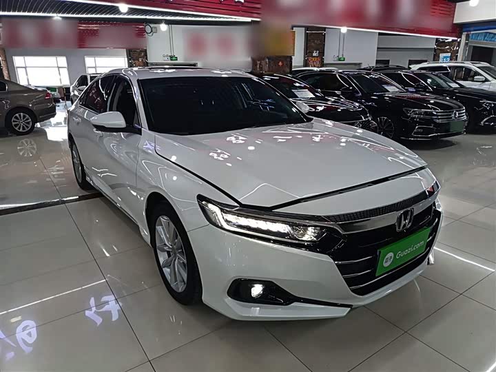 Фото 4 - Honda Accord