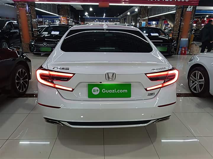 Фото 6 - Honda Accord