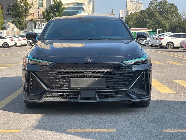 Фото 2 - Changan UNI-V