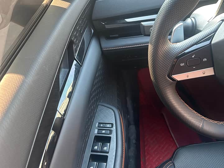 Фото 9 - Changan UNI-V