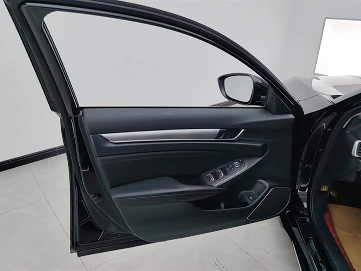 Фото 7 - Honda Accord