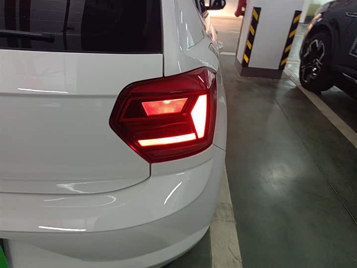 Фото 8 - Volkswagen Polo