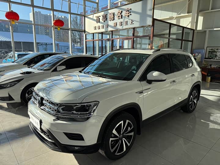 Фото 1 - Volkswagen Tharu