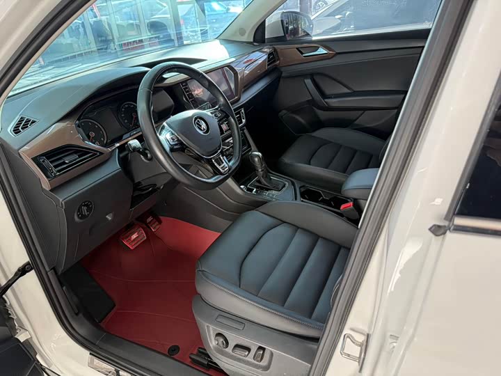 Фото 4 - Volkswagen Tharu