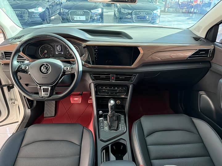 Фото 5 - Volkswagen Tharu