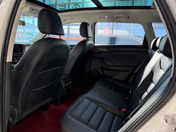 Фото 6 - Volkswagen Tharu