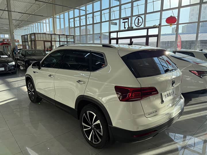 Фото 7 - Volkswagen Tharu