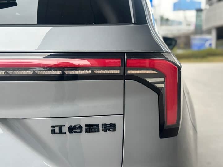 Фото 8 - Ford Equator Hybrid