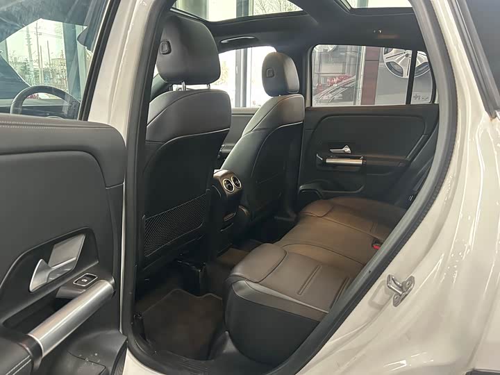 Фото 3 - Mercedes-Benz GLA-Class