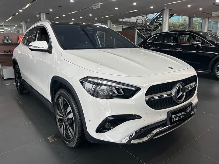 Фото 6 - Mercedes-Benz GLA-Class