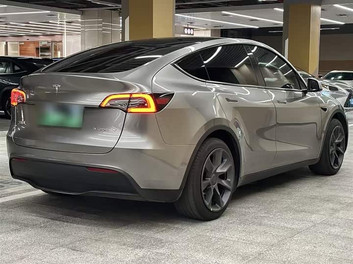 Фото 7 - Tesla Model Y