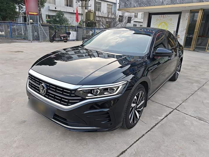 Фото 1 - Volkswagen Passat