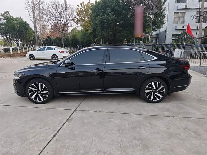 Фото 5 - Volkswagen Passat