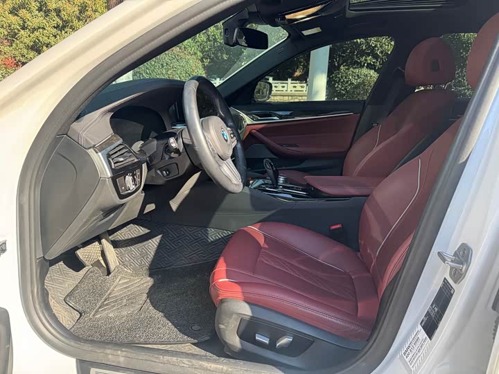 Фото 6 - BMW 5 Series