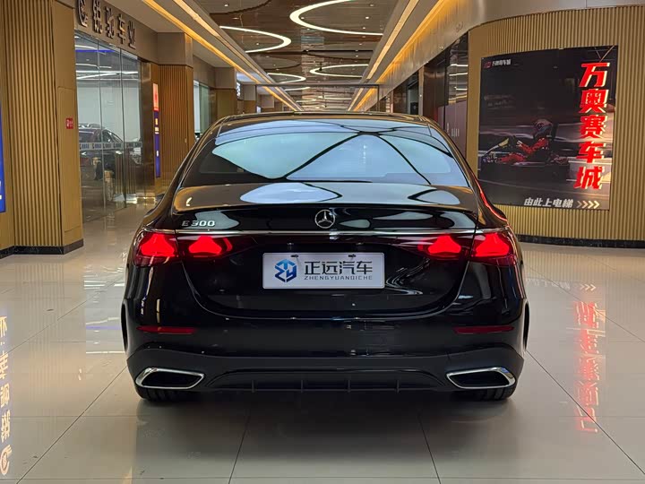 Фото 6 - Mercedes-Benz E-Class