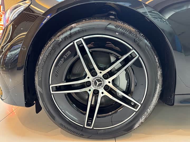 Фото 9 - Mercedes-Benz E-Class