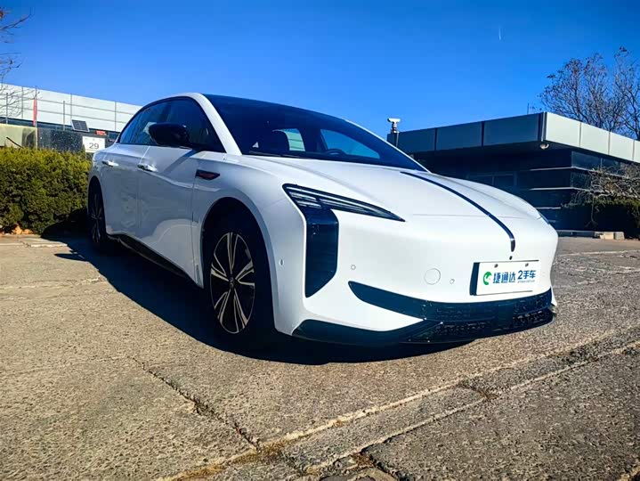 Фото 2 - Hongqi EH7