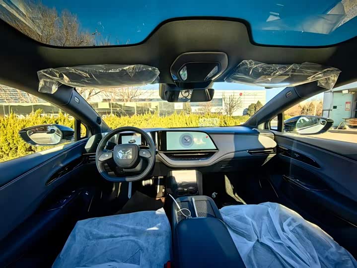 Фото 5 - Hongqi EH7