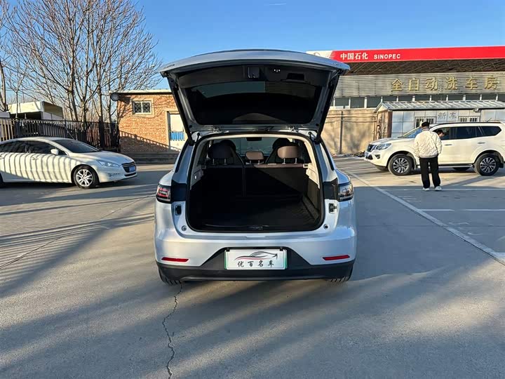 Фото 8 - Leapmotor C11