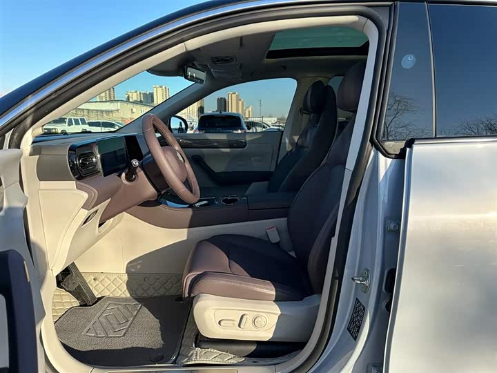 Фото 9 - Leapmotor C11