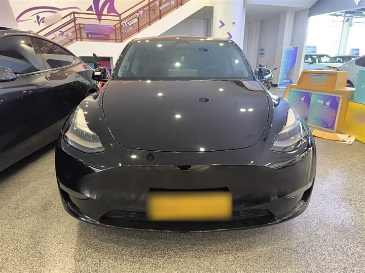 Фото 3 - Tesla Model Y
