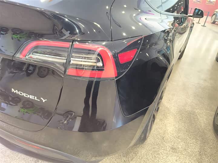 Фото 8 - Tesla Model Y