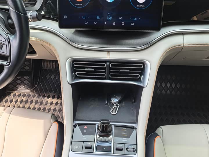 Фото 8 - BYD Song Plus Hybrid/EV