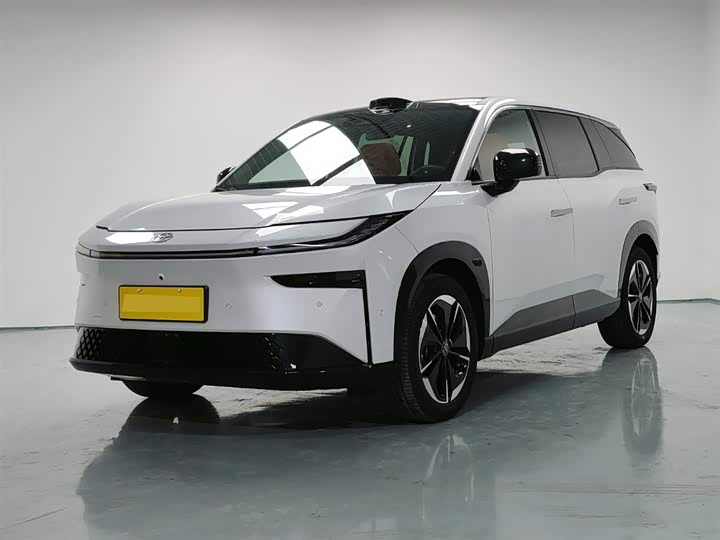 Фото 1 - Toyota bZ3X