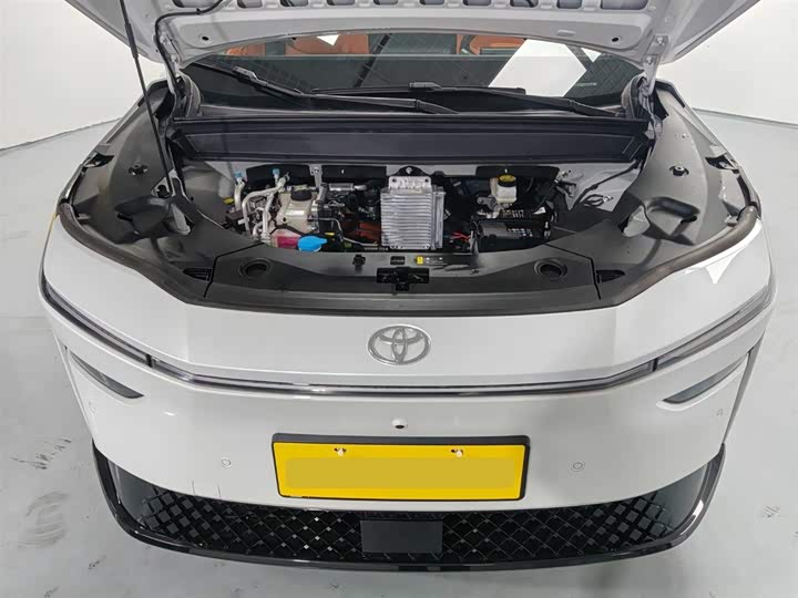 Фото 4 - Toyota bZ3X