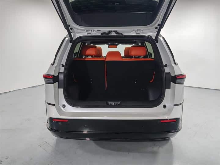 Фото 8 - Toyota bZ3X