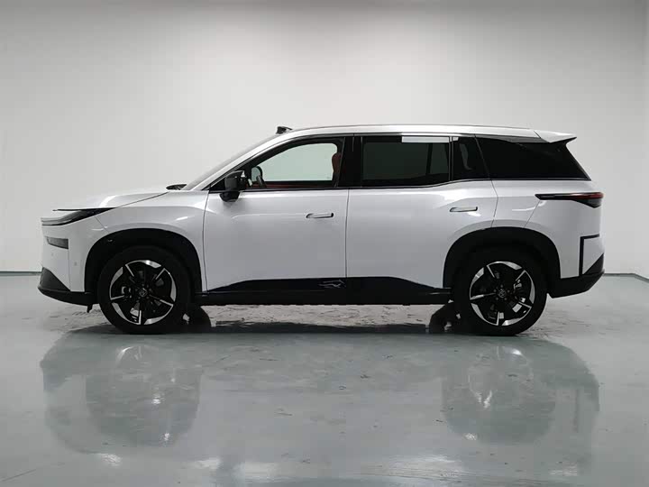 Фото 9 - Toyota bZ3X