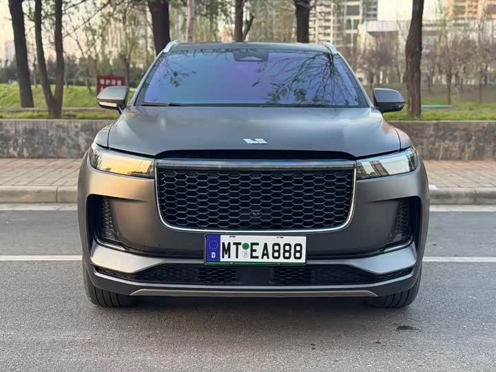 Фото 2 - LiXiang One