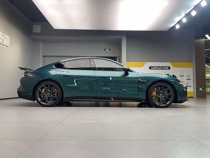 Фото 4 - Xiaomi SU7 Ultra