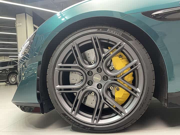 Фото 8 - Xiaomi SU7 Ultra