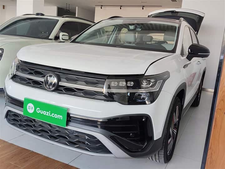 Фото 1 - Volkswagen Tharu