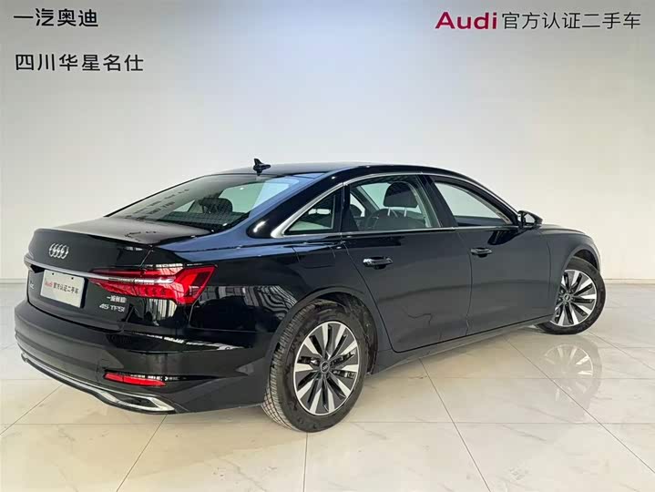 Фото 4 - Audi A6L