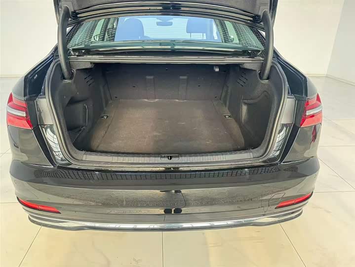 Фото 6 - Audi A6L