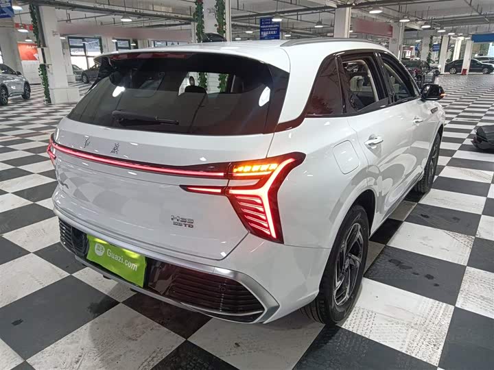 Фото 7 - Hongqi HS3