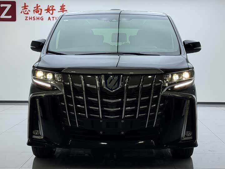 Фото 2 - Toyota Alphard