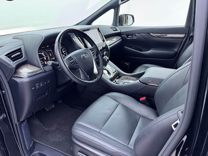 Фото 4 - Toyota Alphard