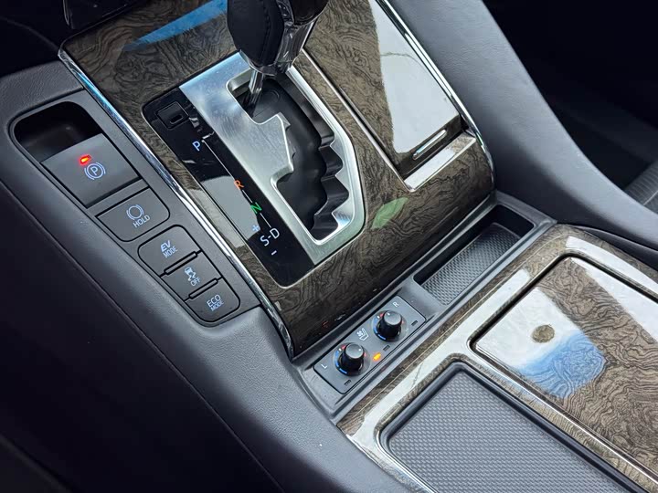 Фото 8 - Toyota Alphard