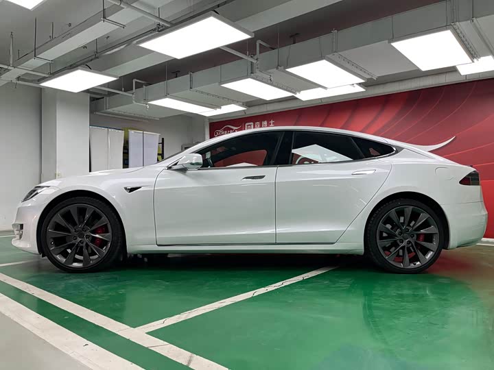 Фото 4 - Tesla Model S