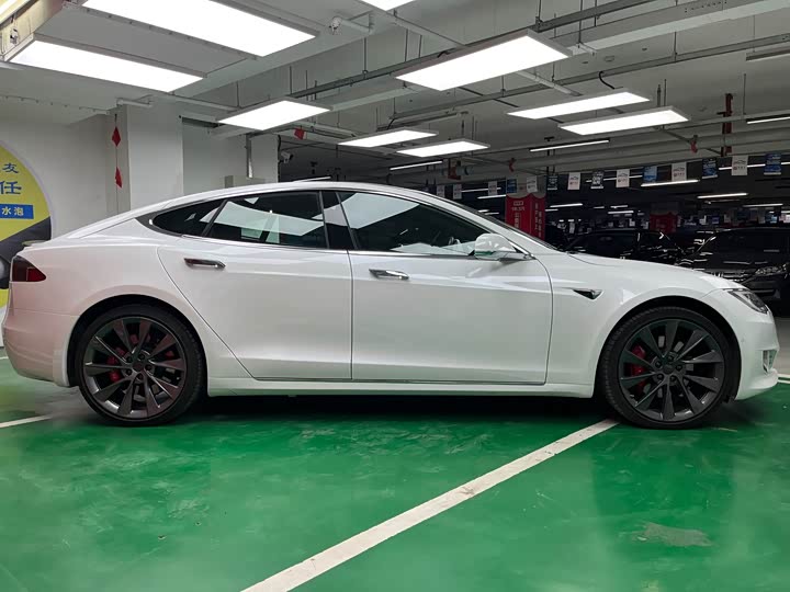 Фото 8 - Tesla Model S