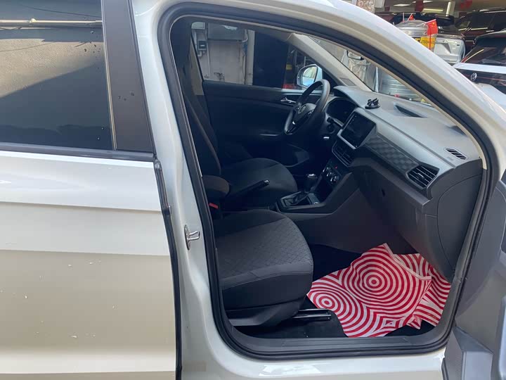 Фото 8 - Volkswagen T-Cross