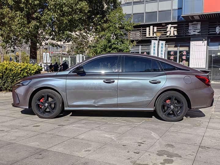 Фото 2 - MG Motor 5 Scorpio